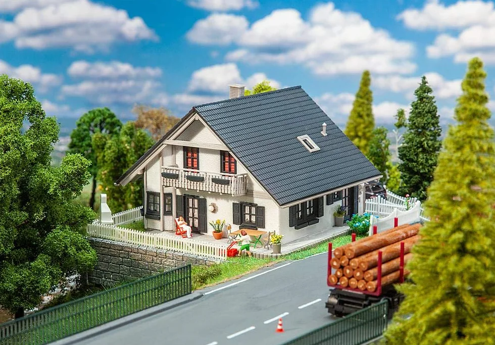 Faller Modélisme HO : Maison individuelle rénovée