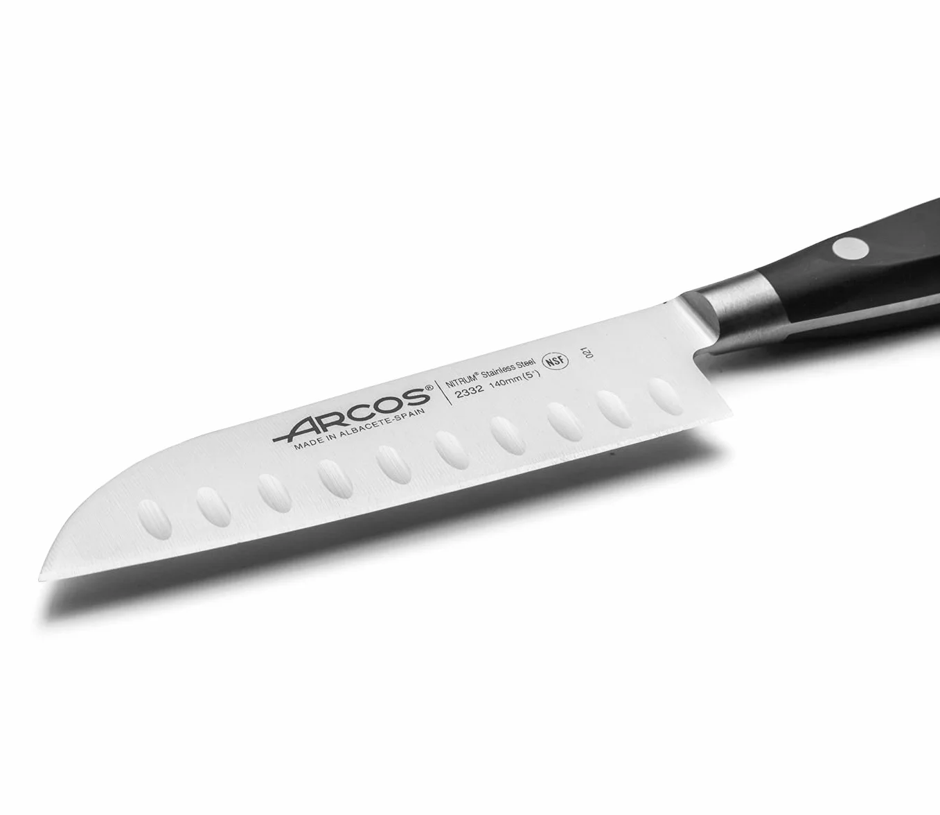 Arcos Serie Riviera - Cuchillo Santoku Cuchillo Asiático - Hoja de Acero Inoxidable Forjado NITRUM 140 mm - Mango de Polyoxymethylene (POM) Color Negro