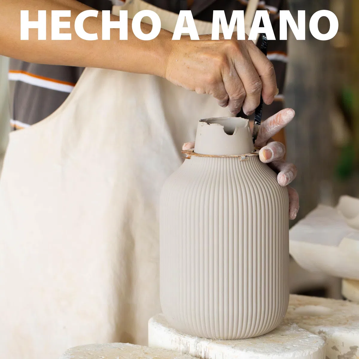 flature Jarrón de cerámica con ranuras - Florero impermeable en blanco mate para flores frescas, flores secas, hierba de las pampas, jarrón grande de 20 cm de alto como regalo, decoración para sala de