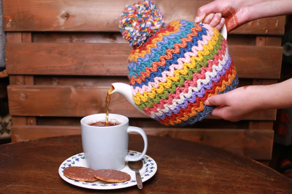 Pachamama - Funda para tetera (hecha a mano, 100% lana), diseño de rayas