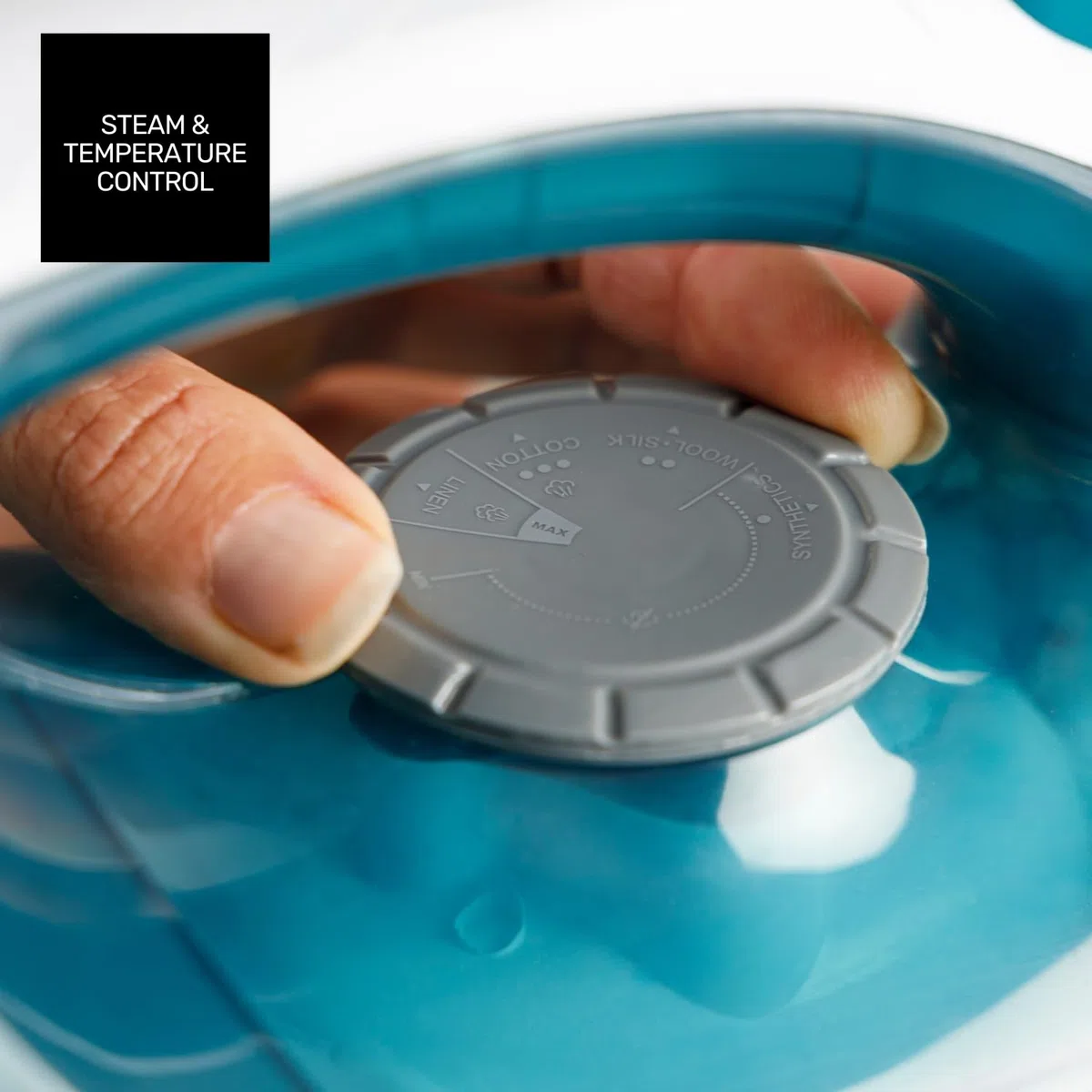 Taurus – Plancha de Vapor Baltic, 2400W, Golpe Vapor 130 g/min, Vapor Continuo, Planchado Vertical, Regulador Temperatura, Antical, Antigoteo, Autolimpieza, Suela Teflón, Depósito 250ml, Azul y Blanco
