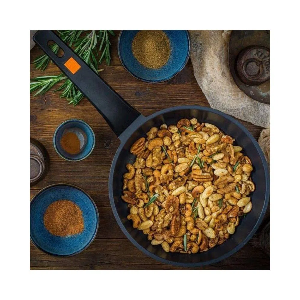 BRA Efficient Orange | Sartén de 20 cm, aluminio fundido con antiadherente Platinum Plus, apta para todo tipo de cocinas incluida inducción