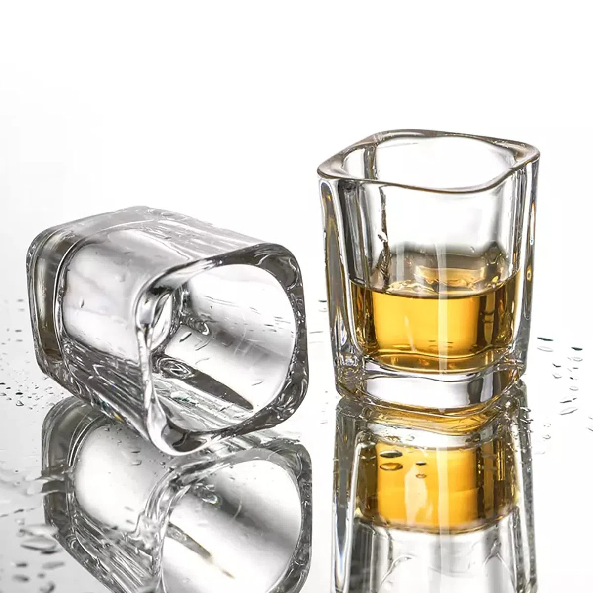 Paquete de 30 vasos de chupito de base pesada a granel, juego de vasos de chupito cuadrados de 2.2 onzas, vasos de chupito transparentes para espresso, vasos de chupito pequeños para vodka