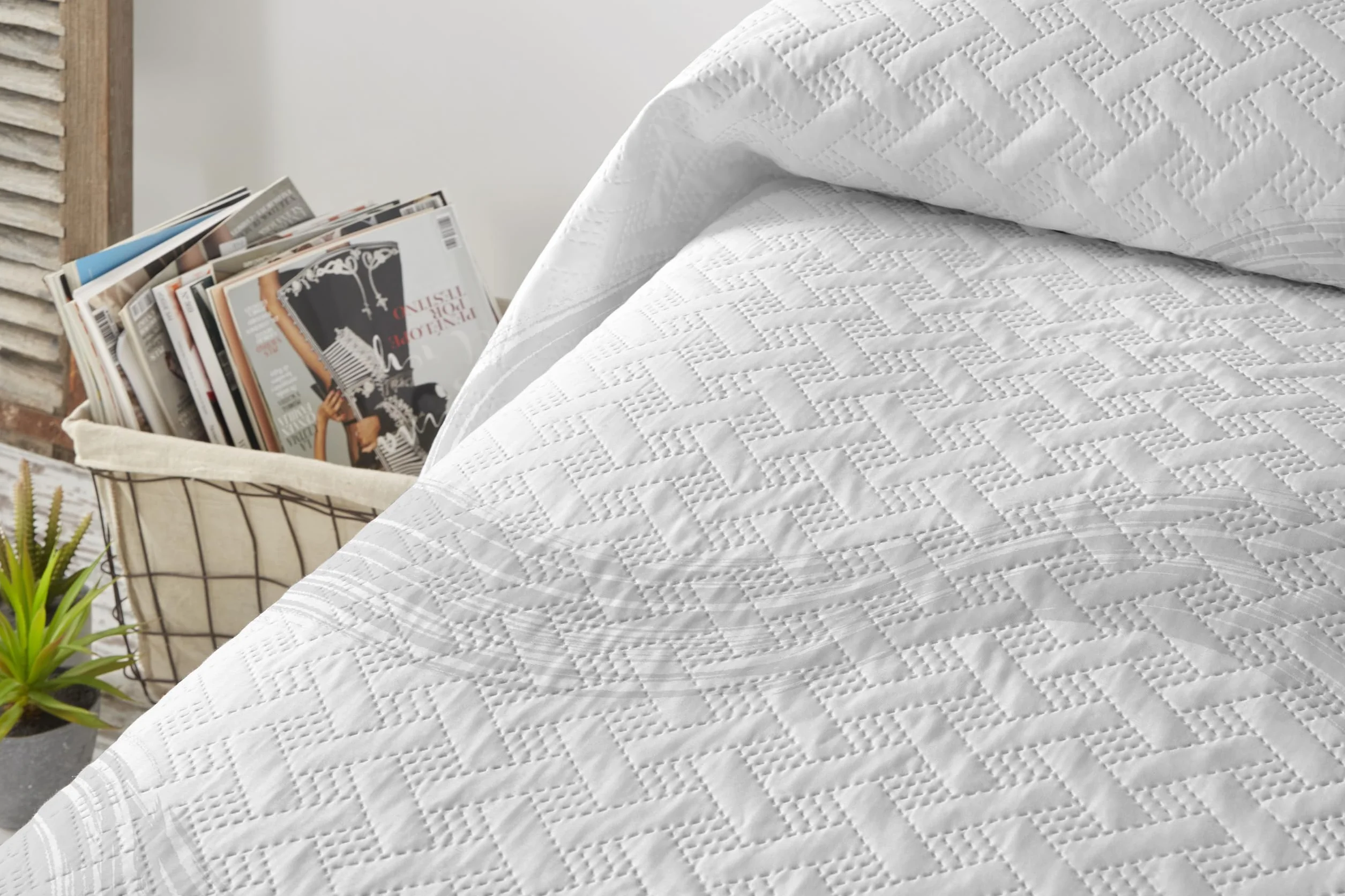 Degrees Home Paraiso – Colcha Boutí Fina para Todas Las Estaciones – Cubre Cama Multiusos Diseño Estampado Suave, Lavable y Ligero 100% Microfibra (180x260) – Ideal para Camas 90/105/135/150/180