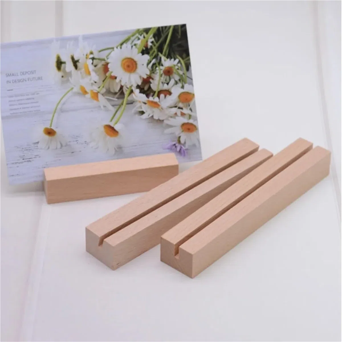 20 soportes de madera para tarjetas de lugar de madera, soporte para números de mesa, soporte para letreros, nombre para mesa de boda, número de nombre, imágenes (ranura inclinada de 1 mm)