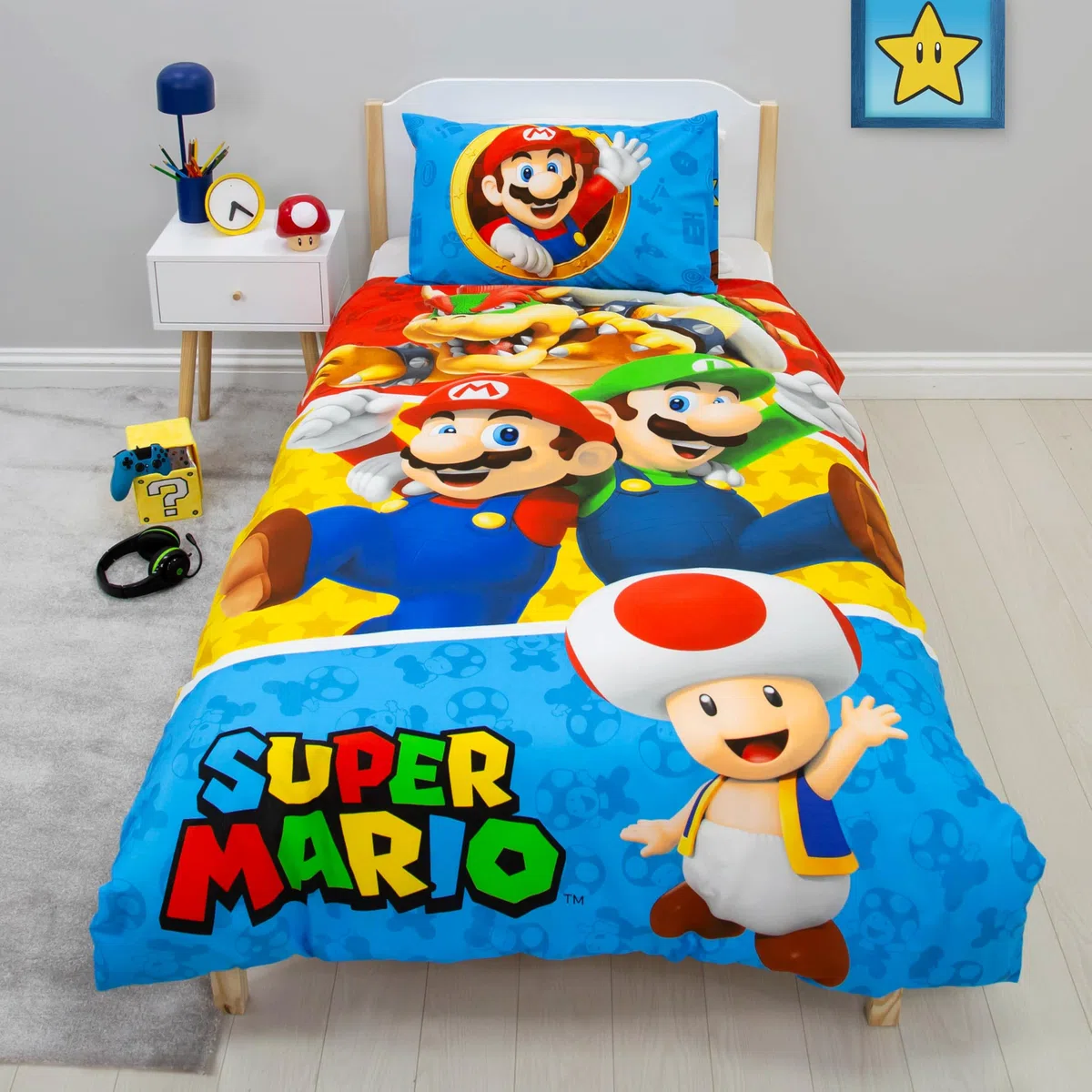 Nintendo Super Mario - Juego de Funda de edredón para Cama Individual, diseño de divisiones, Funda de Cama Reversible de 2 Caras, Producto Oficial con Funda de Almohada a Juego, Juego de Cama
