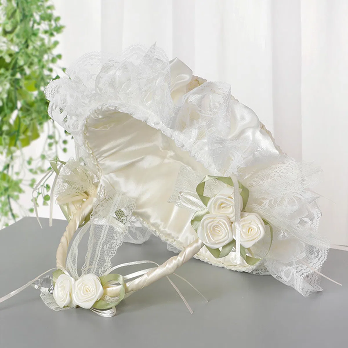 Cesta de Flores, Blanco Cesta de Flores de Encaje con Lazo para Boda de Estilo Europeo Cestitas Regalos Vacias Decoracion Cestas, para Decoración de Boda, Ceremonia de Fiesta （Blanco Roto）