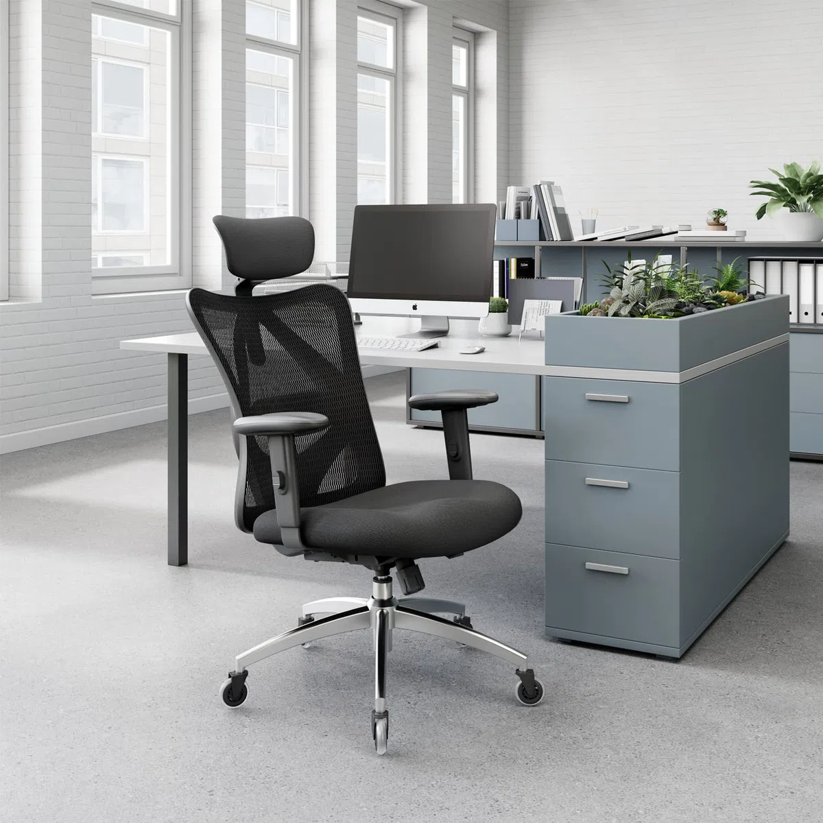 SIHOO Silla de Oficina ergonómica, Silla giratoria de Malla Transpirable, con Ruedas silenciosas Antideslizantes, Soporte Lumbar Ajustable, reposacabezas y apoyabrazos, Carga máxima 150 kg