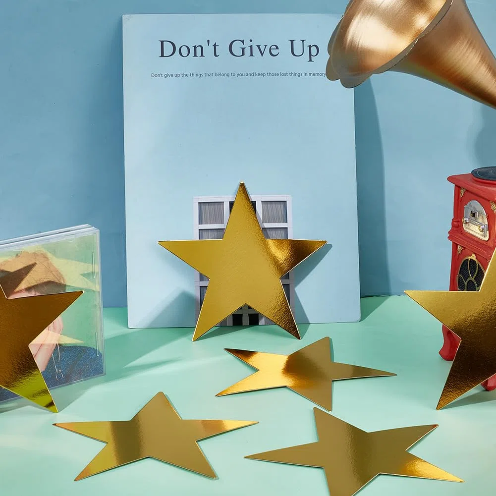 GORGECRAFT 60pz Recortes de Estrellas Doradas de 15cm con Doble Impresión de Papel Y Cartón de Confeti de Cinco Estrellas con Purpurina Y Pegatinas para Manualidades Tablones de Anuncios Aulas Pared