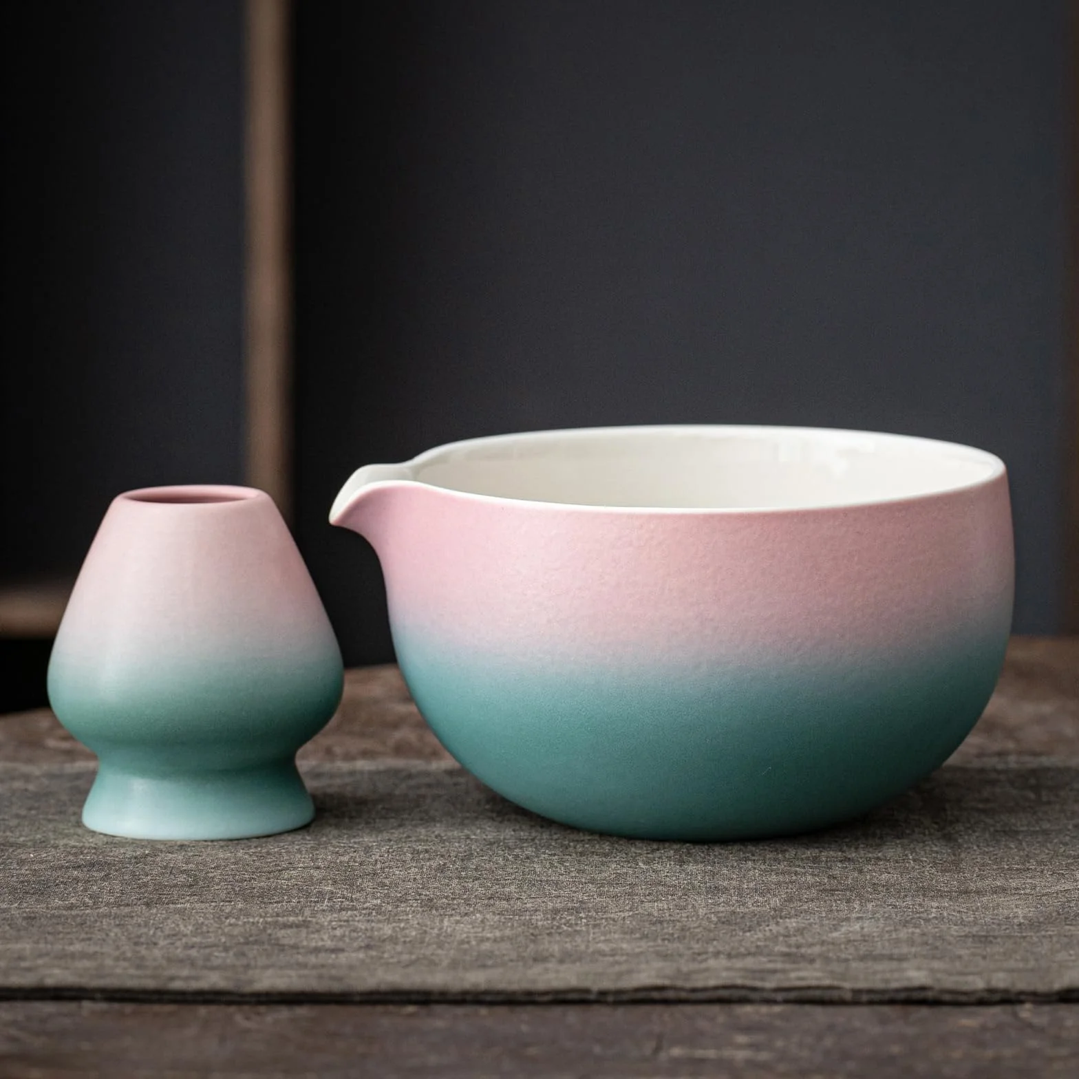 TEANAGOO Tazón de Cerámica Japonesa Matcha con Batidor,18 OZ.K11,Verde Rosa Degradado,Tazón de Té Matcha Chawan,Tazón de Cerámica Matcha,Tazones de Té para...