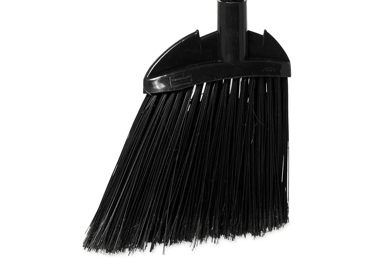 Rubbermaid Commercial Products Lobby Pro 860817 - Escoba, color negro