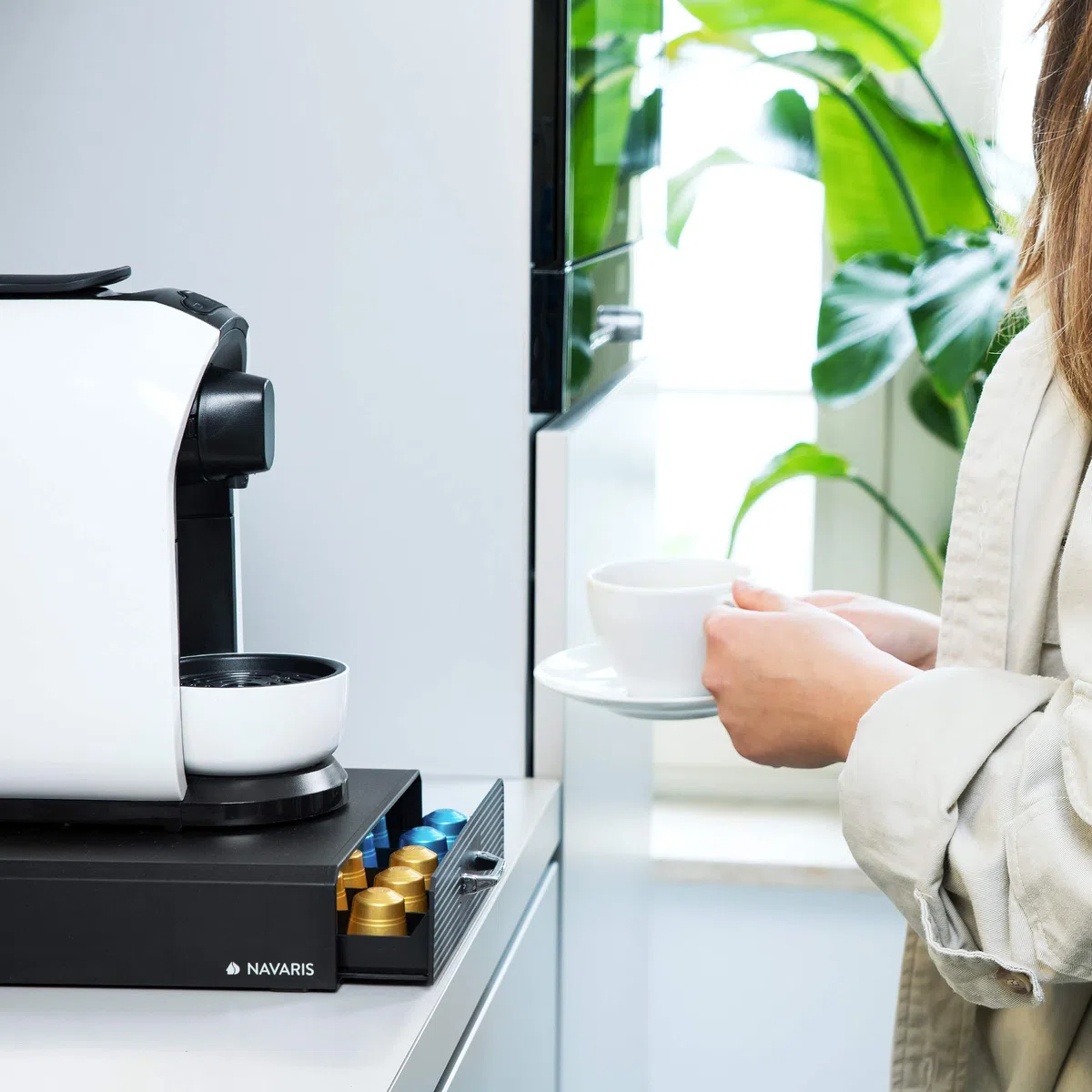 Navaris Dispensador de cápsulas café Compatible con Nespresso - Cajón y Soporte para cafetera de cápsulas - Accesorio con Capacidad de 50x cápsula