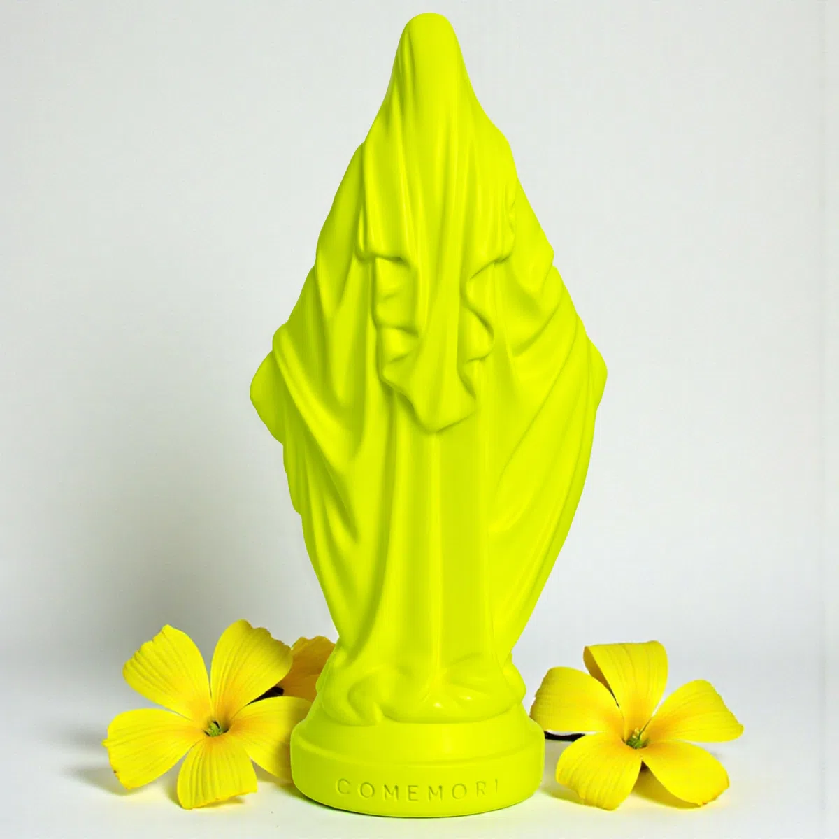 Pop Mary, Estatua Moderna de la Virgen María, Figurina Decorativa de Resina, Regalo Único de Colección (Amarillo Neón)