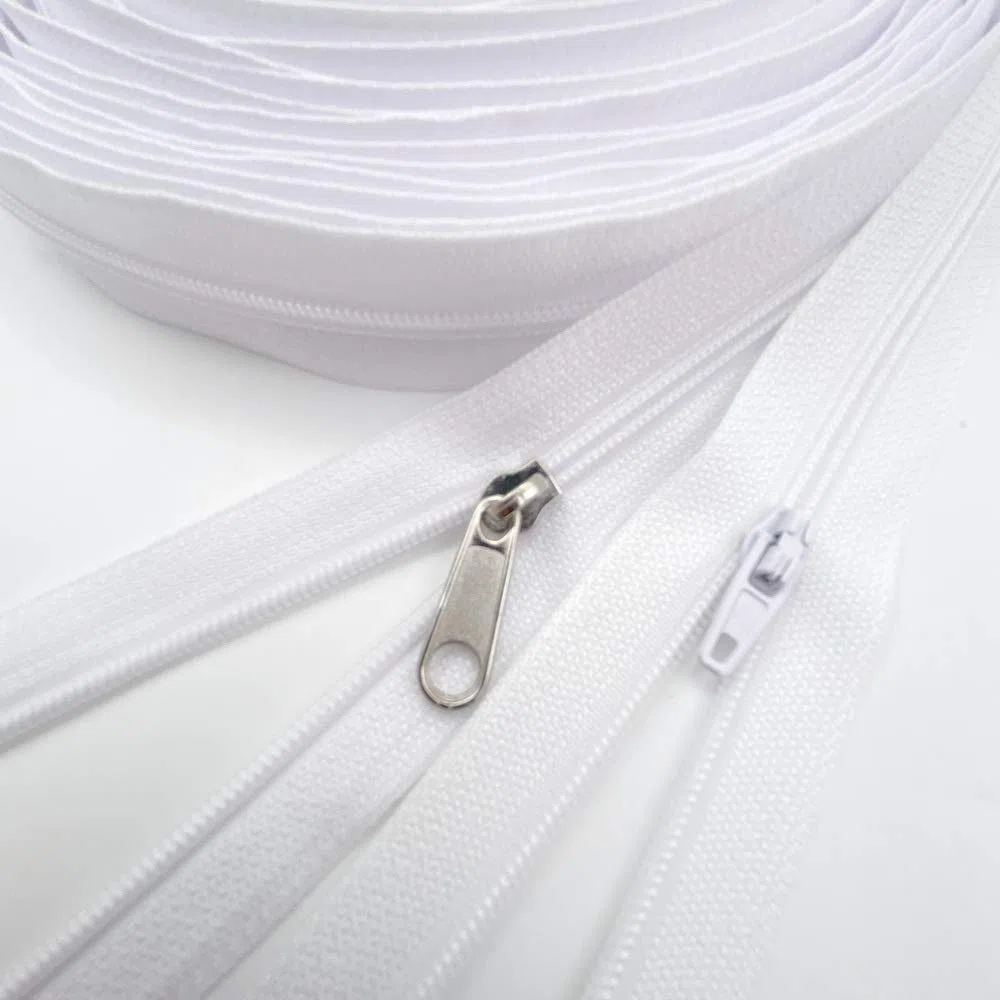 Cremalleras a granel de 10 yardas #3 de nailon largo por yarda con 15 deslizadores de cremallera de bloqueo automático y 10 tiradores plateados para coser bolsas de manualidades (#3 blanco)
