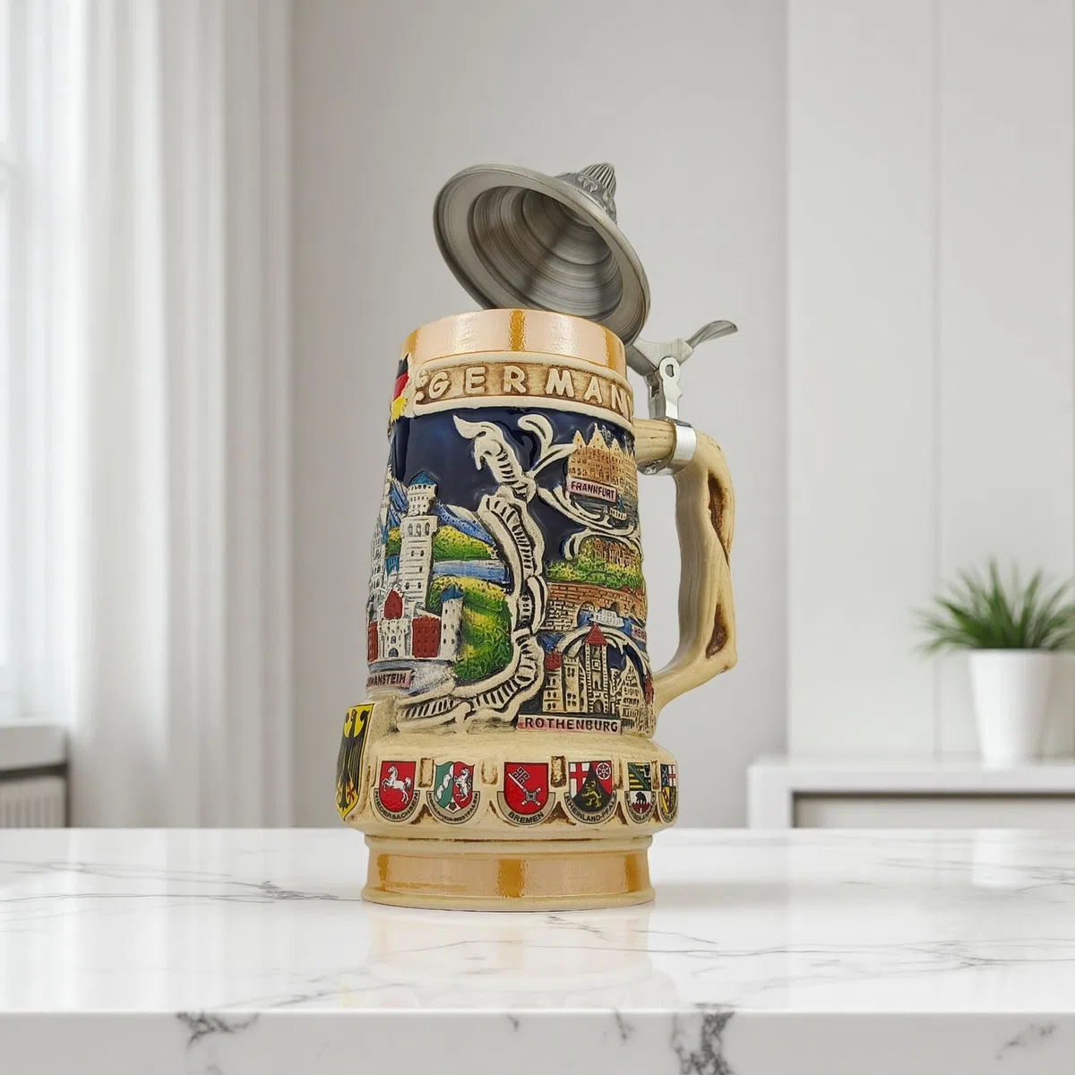 Jarra de cerveza alemana con tapa, 0,7 l, jarra de piedra tradicional con diseño de Neuschwanstein, cuerda de cerveza hecha a mano para fiesta, hogar y colección, regalo para hombres, padres