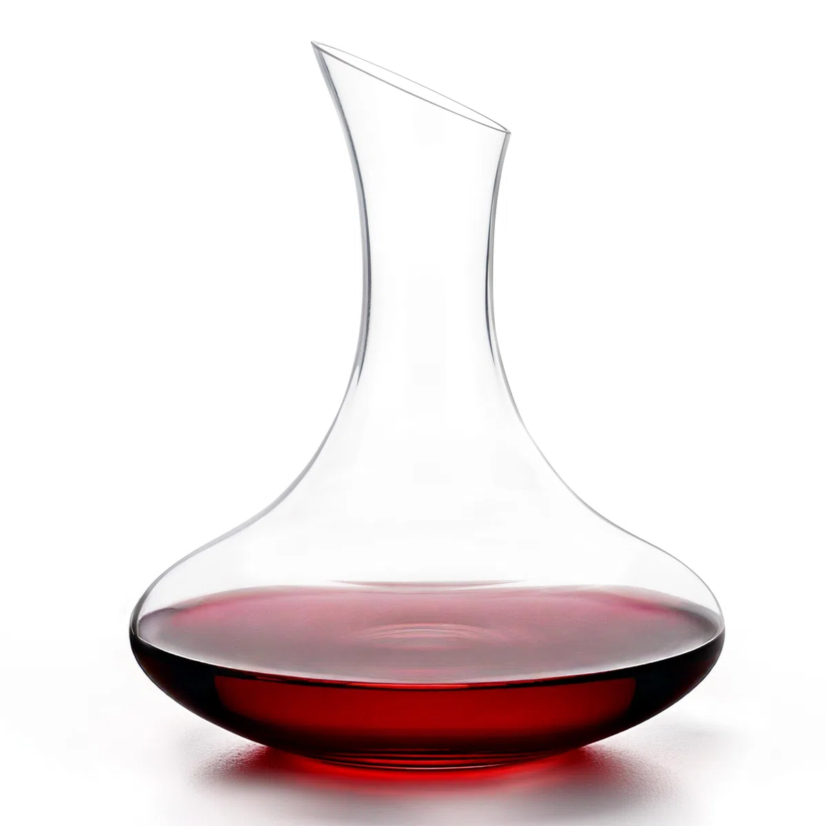 Winter Shore Jarra Cristal de Vino Elegante de 1,8 l - Decantador y Aireador Vino Transparente con Boquilla para Verter Fácil Inclinada y Base Ancha - Regalos para Amantes del Vino - Jarra Sin BPA