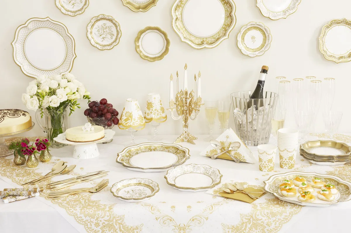 Talking Tables platos medios vintage ‘Party Porcelain Gold.’ Oro y blanco. Cartón. Paquete de 12.
