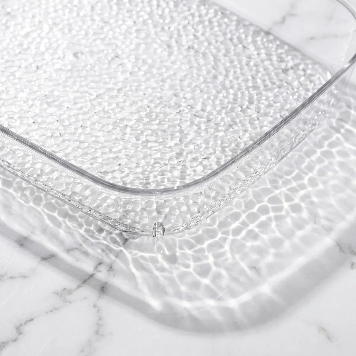 Lyellfe Paquete de 4 bandejas transparentes para servir, 15 x 10 pulgadas de profundidad, a prueba de derrames, mesa de café decorativa, bandeja de perfume para baño, mesa de comedor, armario de