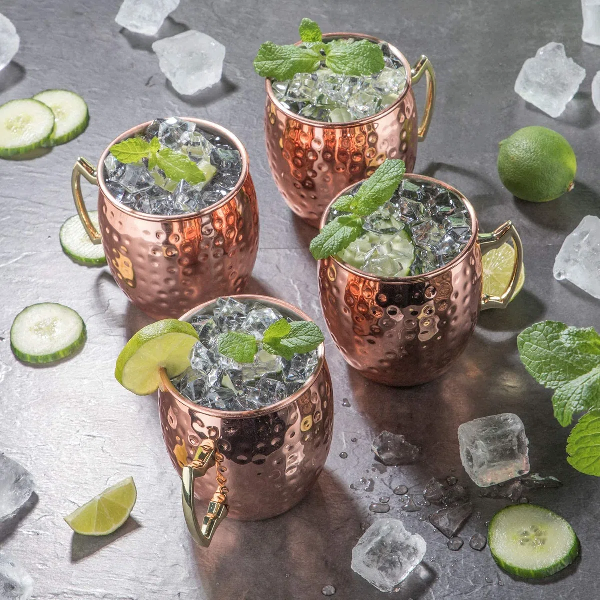 Yoassi 4 SETS 530ml Moscow Mule Tazas de Cobre Moscú Copas de Cóctel Martillado Hecho a Mano, con 4 Posavasos, 4 Pajitas, 1 Cepillo de Limpieza, 1 Taza Medidora, 1 Caja Elegante de Regalo