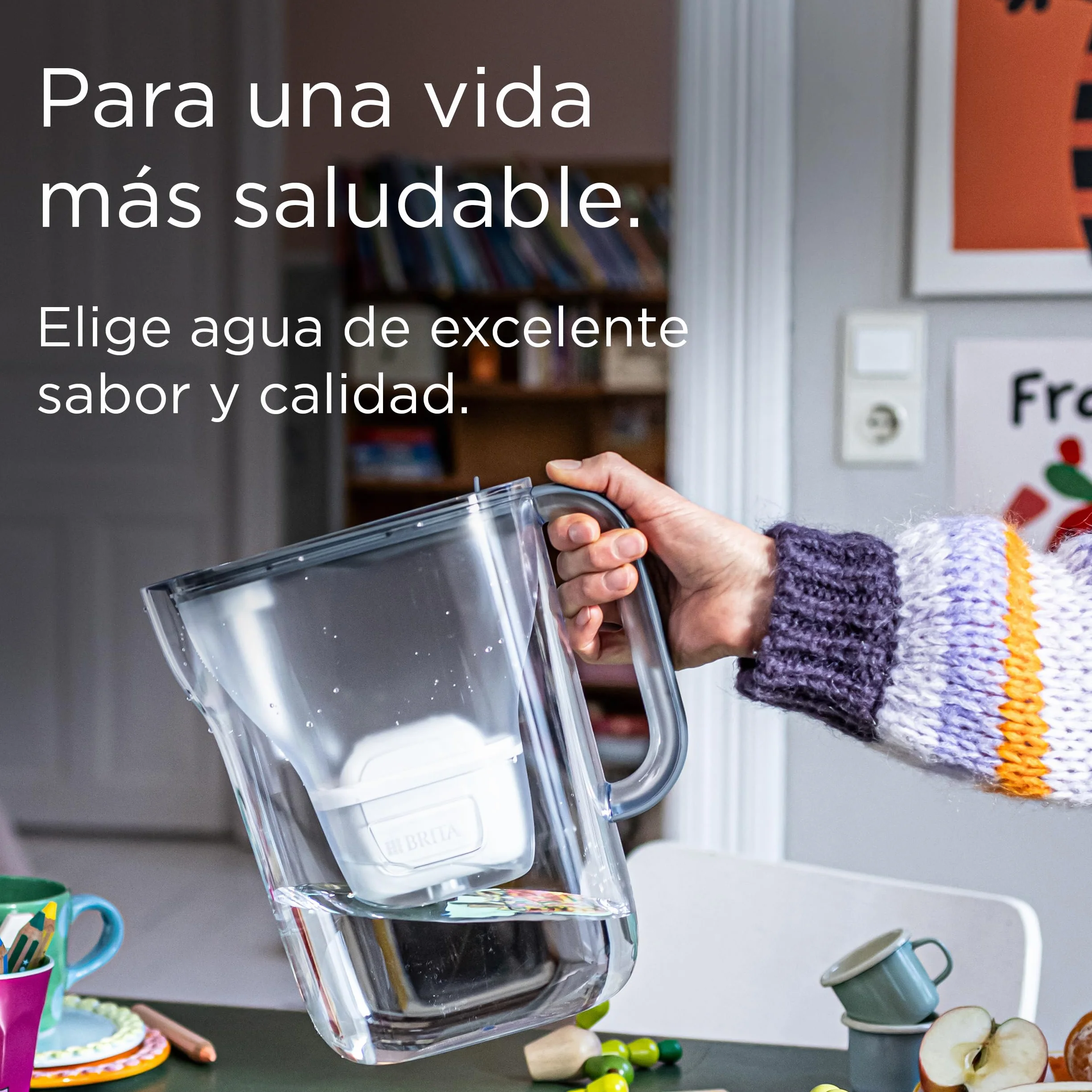 BRITA Jarra filtrante Style Essential Azul (2.4L) incl. 1x MAXTRA PRO PURE PERFORMANCE | Compatible con la puerta del frigorífico, con indicador LED, filtra impurezas, metales y mucho más