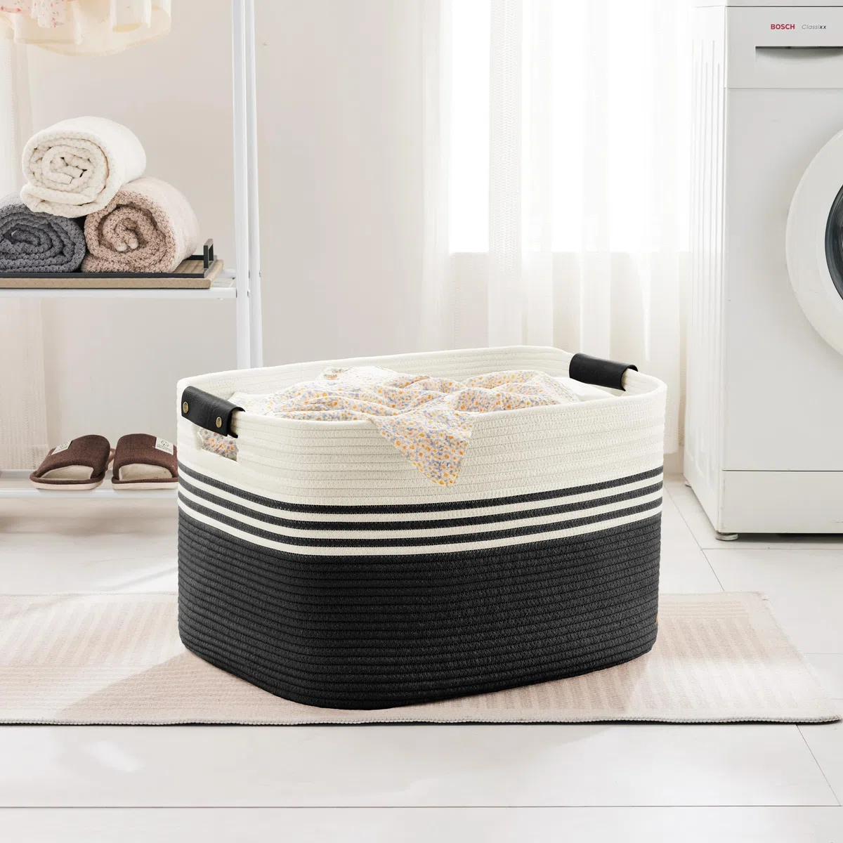 Cesto grande para ropa trenzado en cuerda de algodón, 86L, recipiente con asas de cuero, para mantas, ropa, juguetes, de lavandería para habitación infantil o salón, 60x40x36 cm, blanco y negro