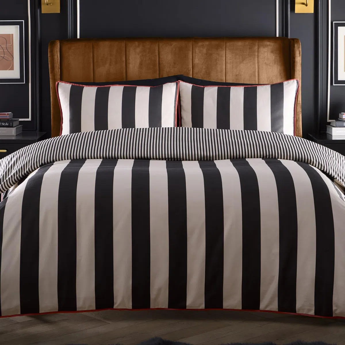 Laurence Llewelyn-Bowen Festivo - Funda de edredón a Rayas de Circo, tamaño Doble (200 x 200 cm), 100% satén de algodón, 2 Fundas de Almohada, Ropa de Cama de Rayas Blancas y Negras, Juego de Ropa de