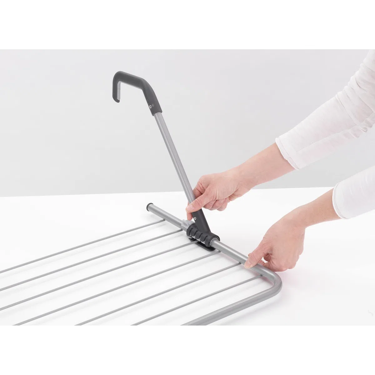 Brabantia - Tendedero para Colgar - Optimiza el Espacio - Brazos Plegables - para Puertas estrechas - con Cierre Inteligente - Sencillo de Instalar - Blanco - 4.5m