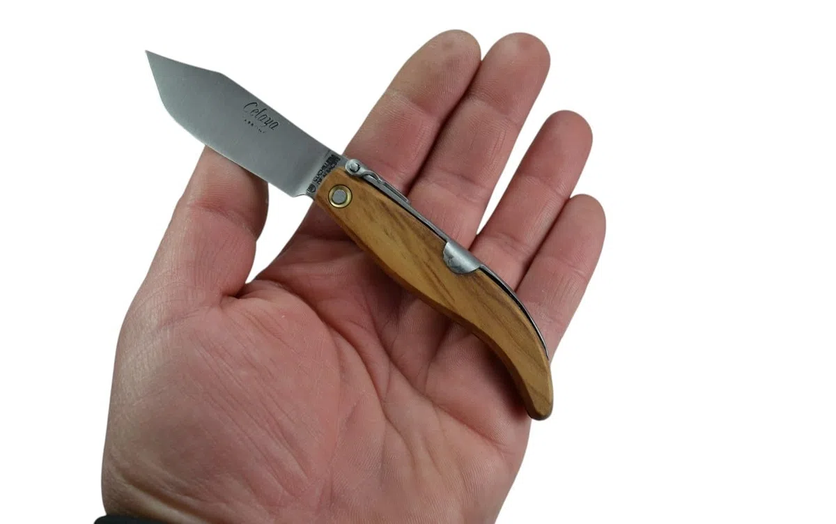 Navaja Celaya Clásica Albaceteña Pastora Madera Olivo (7 cm hoja)