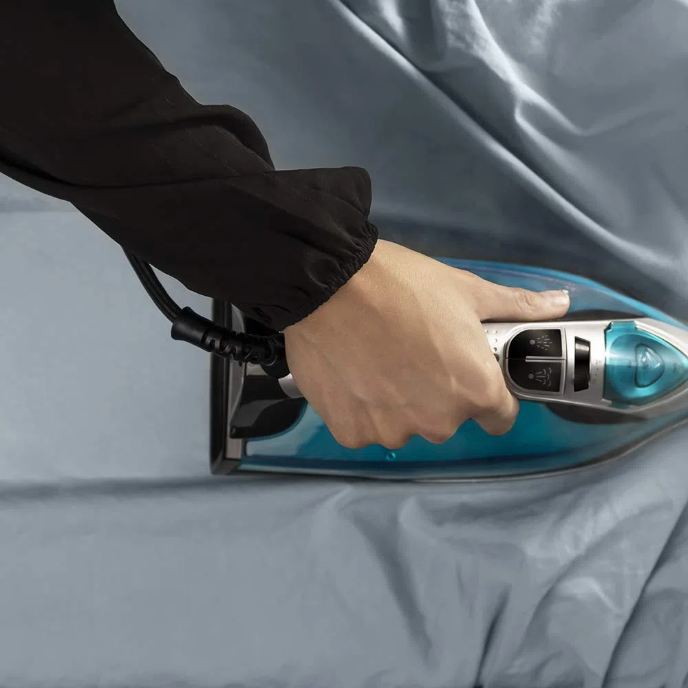 Cecotec Plancha Ropa Vapor Fast-Furious 5010 Vital, Suela de Aluminio Turbo Slide, Vapor continuo de 55 g/min, Golpe de vapor de 200 g/min, Regulador de temperatura, Antical, Antigoteo, 2600 W