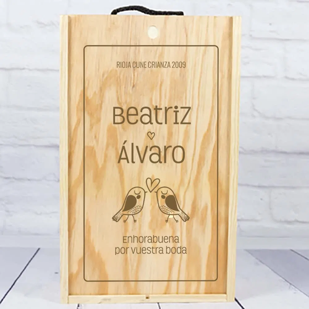 CALLE DEL REGALO Caja de Madera para dos Botellas de Vino grabada con título, Nombres y dedicatoria. Número de Botellas a Elegir