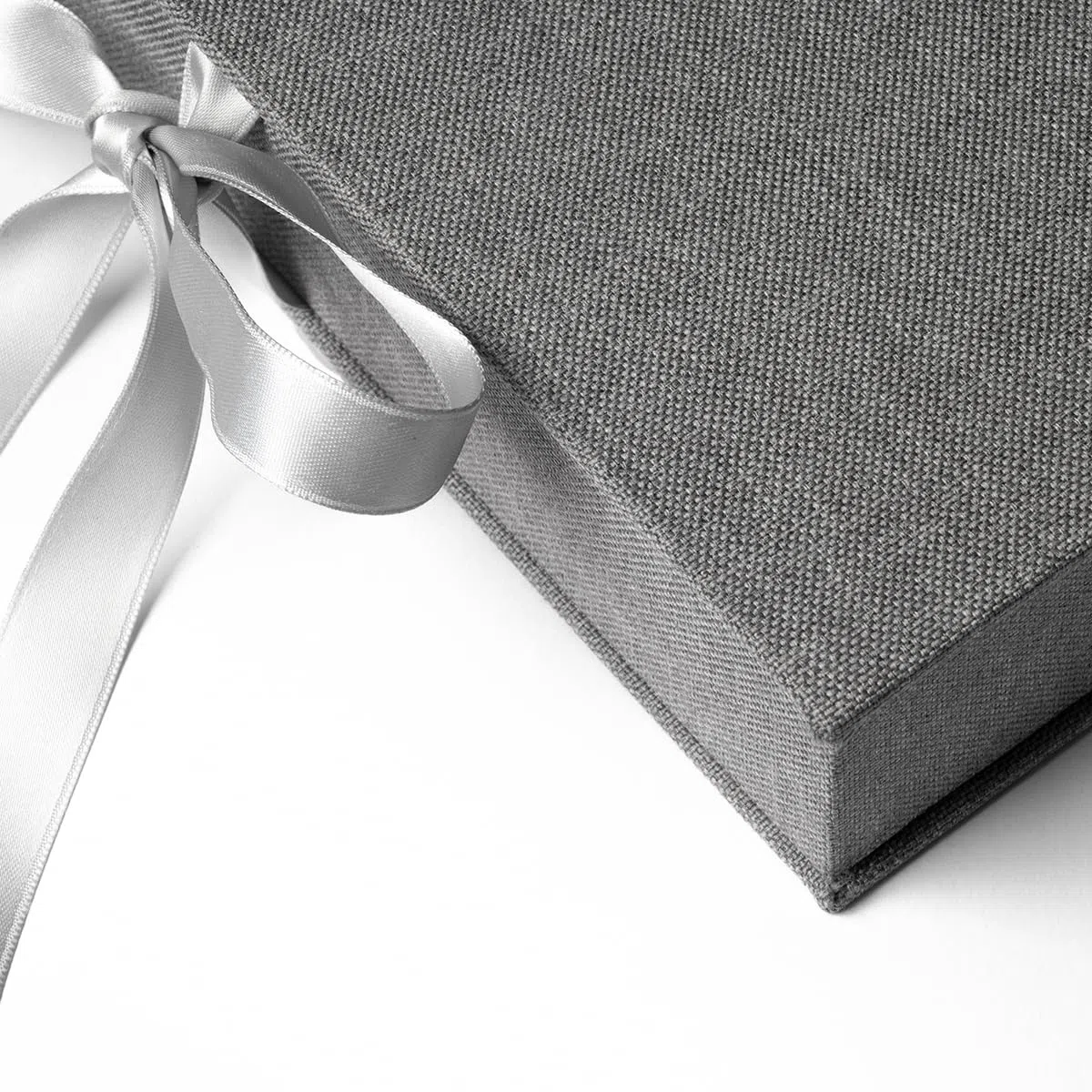 Álbum de fotos de 20 x 15 cm con funda de tela gris, 25 x 20 cm, caja con álbum