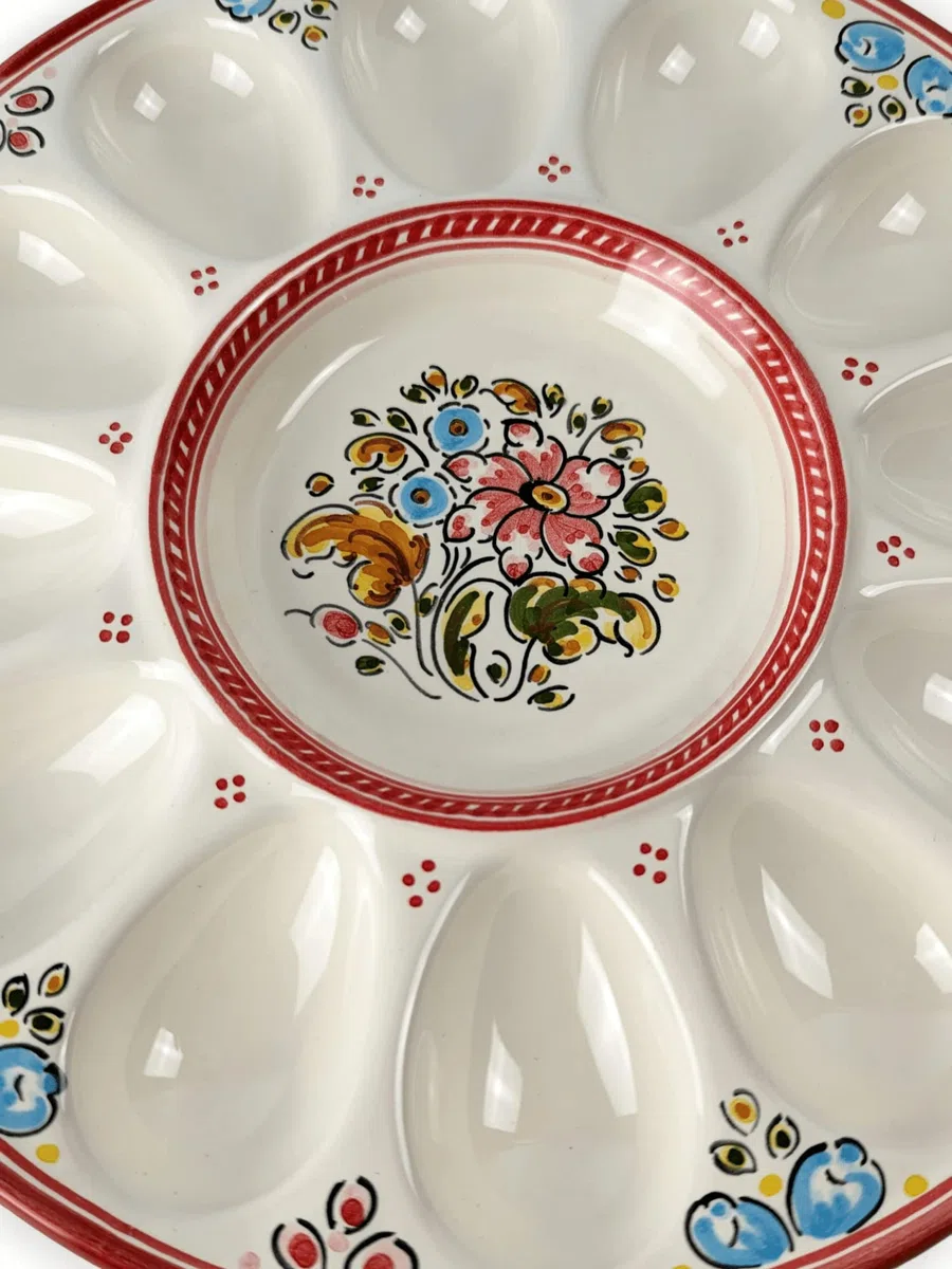 Gónfer - Huevera Plato de Huevos de Cerámica Artesanal Flores Rojo - Bandeja Fuente Huevos Rellenos - Fabricado y Pintado a Mano - Capacidad 12 (26,5 cm Ø)