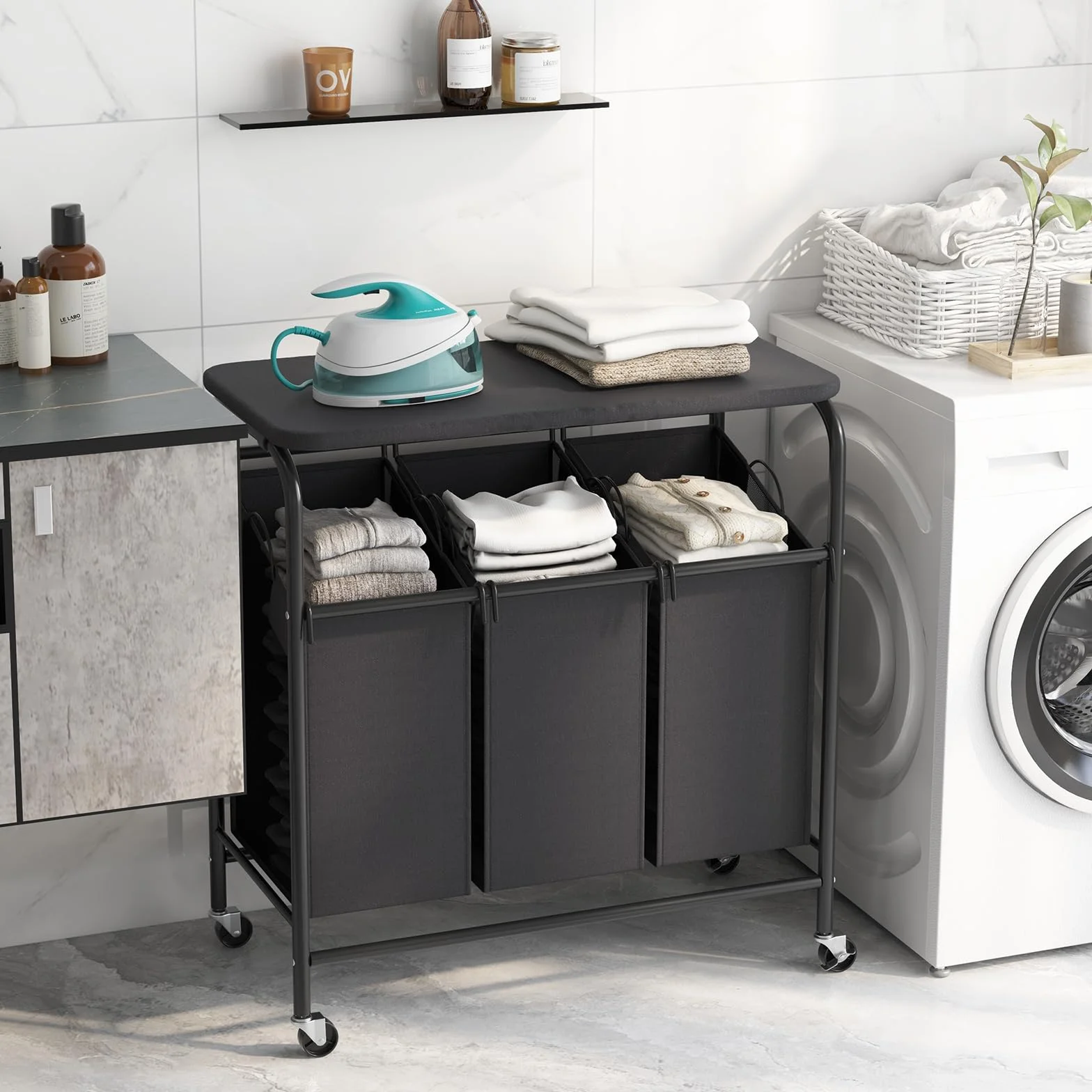 GIANTEX Clasificador de Ropa con 3 Bolsas Extraíbles, 80,5 x 41,5 x 87,5 cm, Cesta de Colada con Tablero Superior y Ruedas, Mueble de Almacenamiento para Baño, Lavandería, Negro