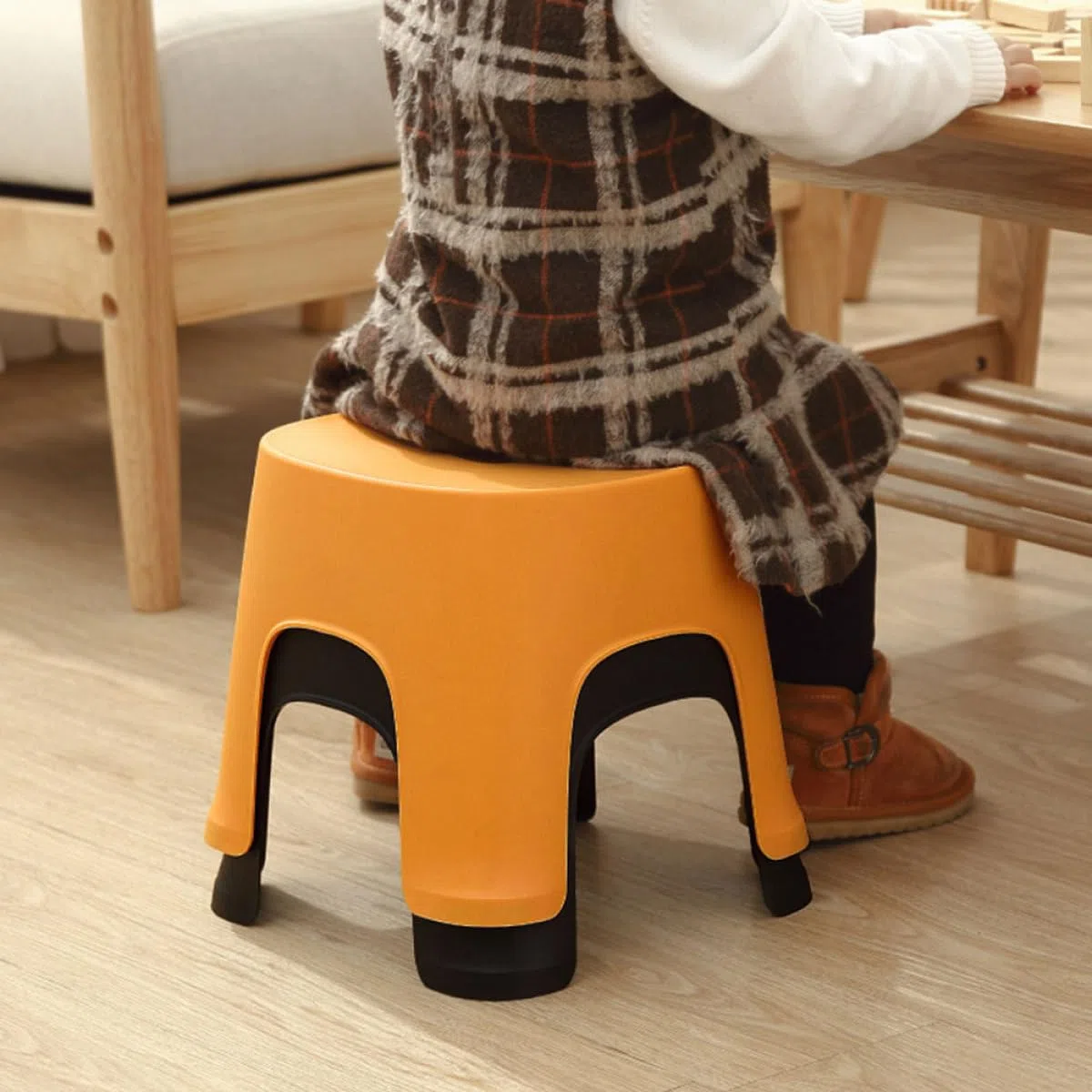 Taburete Escalón Negro de PVC Portátil y Ligero para Baño y Cocina, Taburete Antideslizante Adecuado para Uso Hogar