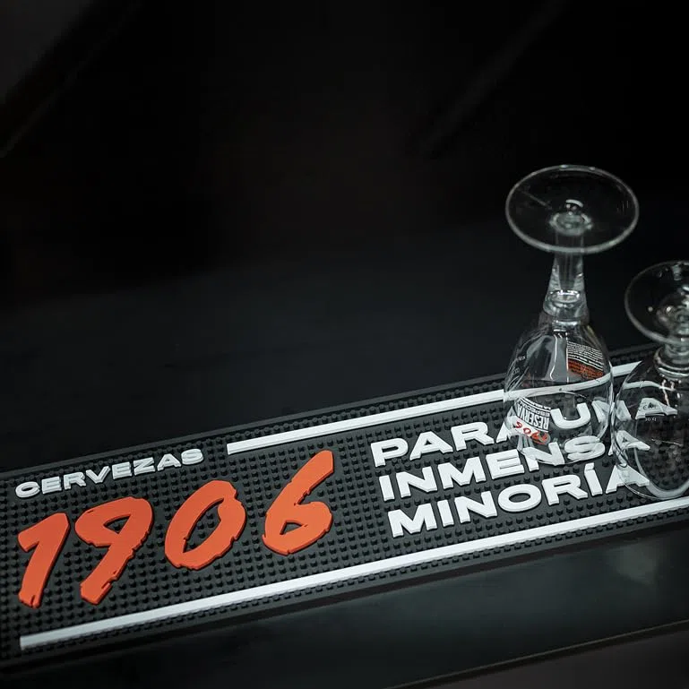 Copas de cerveza 1906 Reserva Especial - Pack de 6 copas de 33 cl - Ideal para regalar - Juego de 6 copas - Vasos de cerveza