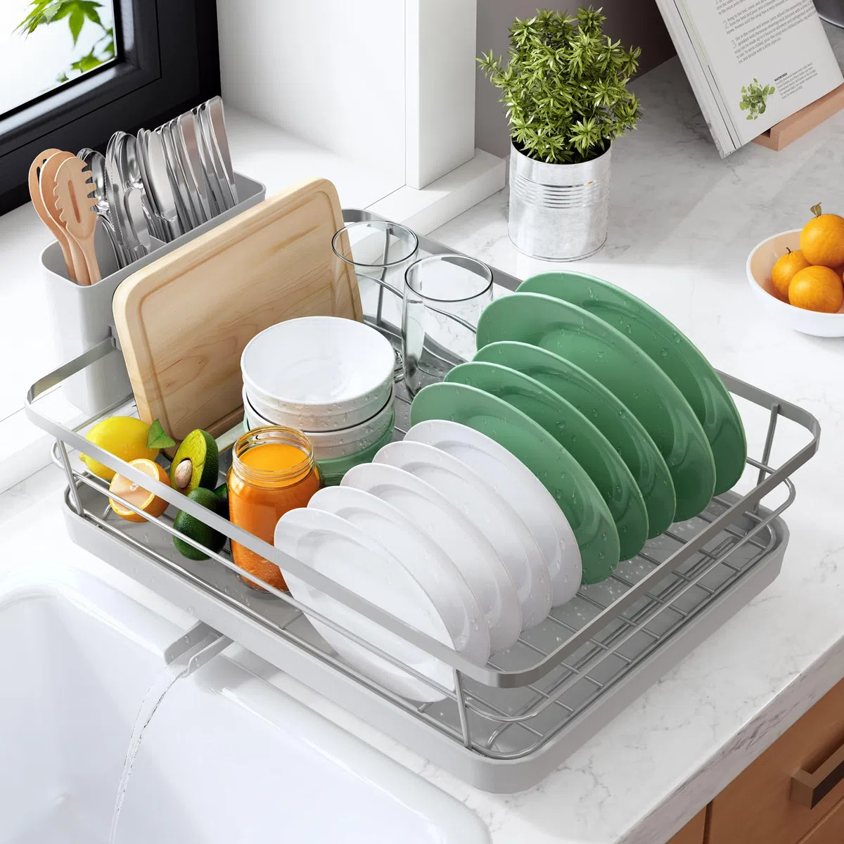 Kitsure Escurridor de platos para encimera de cocina, fregadero de acero inoxidable, organización y almacenamiento esencial con soporte para cubiertos, decoración del hogar y apartamento, 12 pulgadas