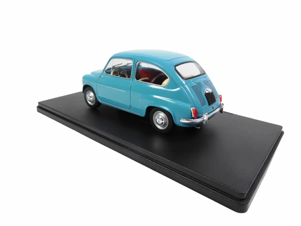 OPO 10 - Coche 1/24 Compatible con Fiat 600D 1961 - P001