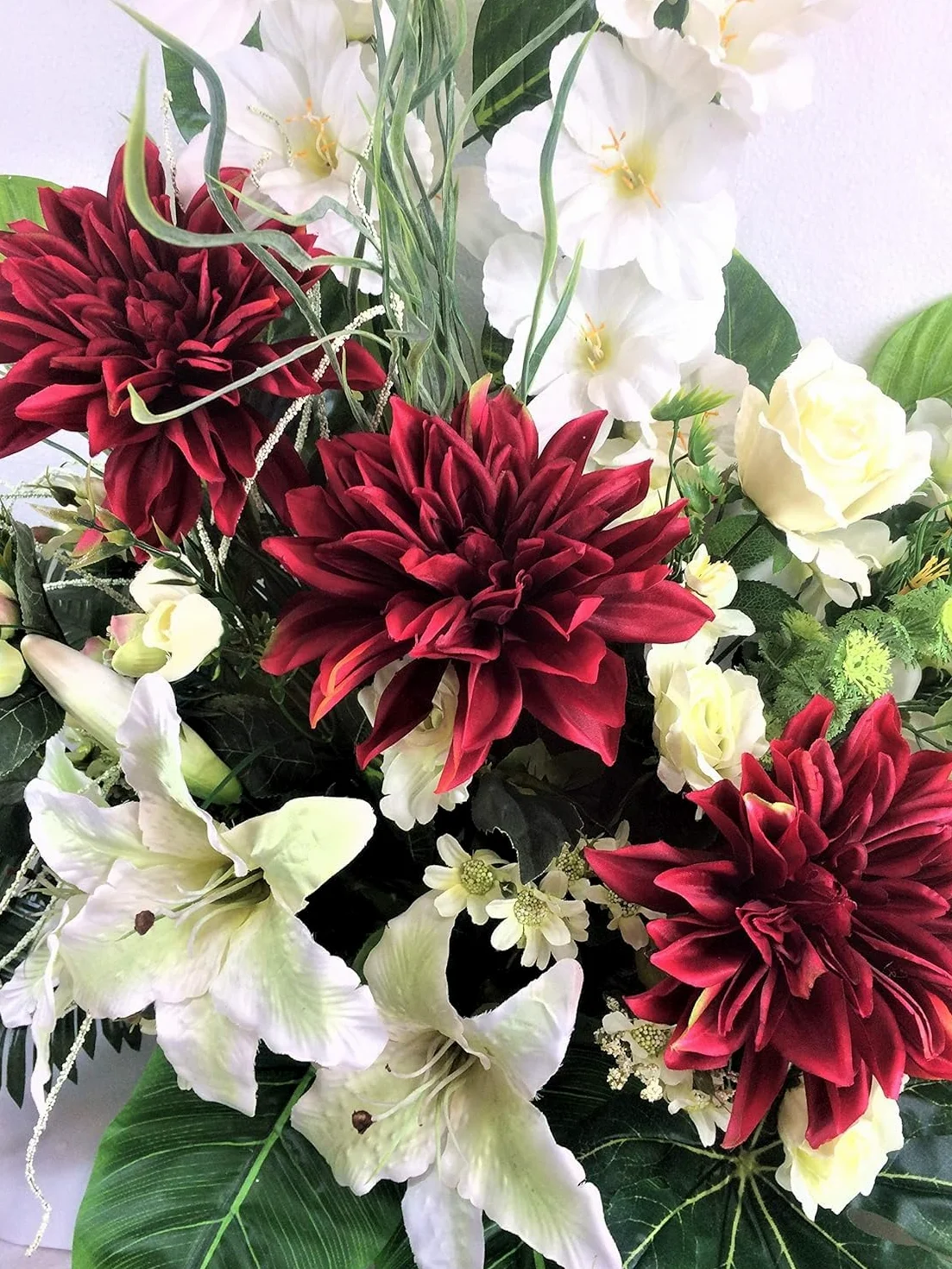 LBA Centro de Flores Artificiales para Cementerio. También para Iglesias. Especial Día de Todos los Santos. Medidas: 80x70x45 cms. Aprox.