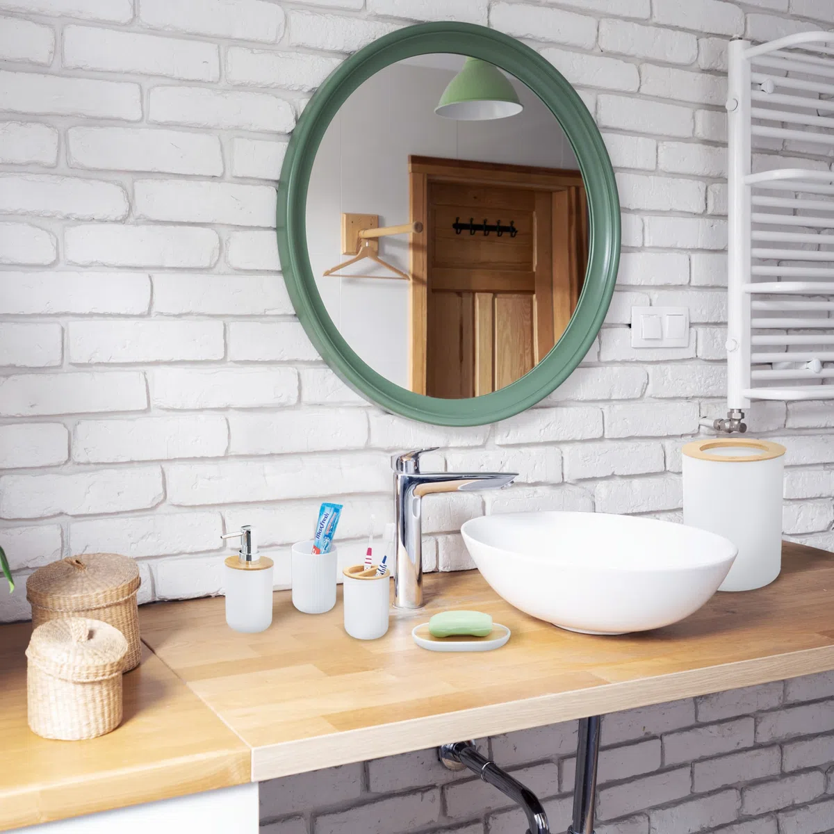 Relaxdays Accesorios de Baño 6 Piezas, Dispensador Jabón, Vaso, Portaescobillas, Bambú, Plástico, Blanco