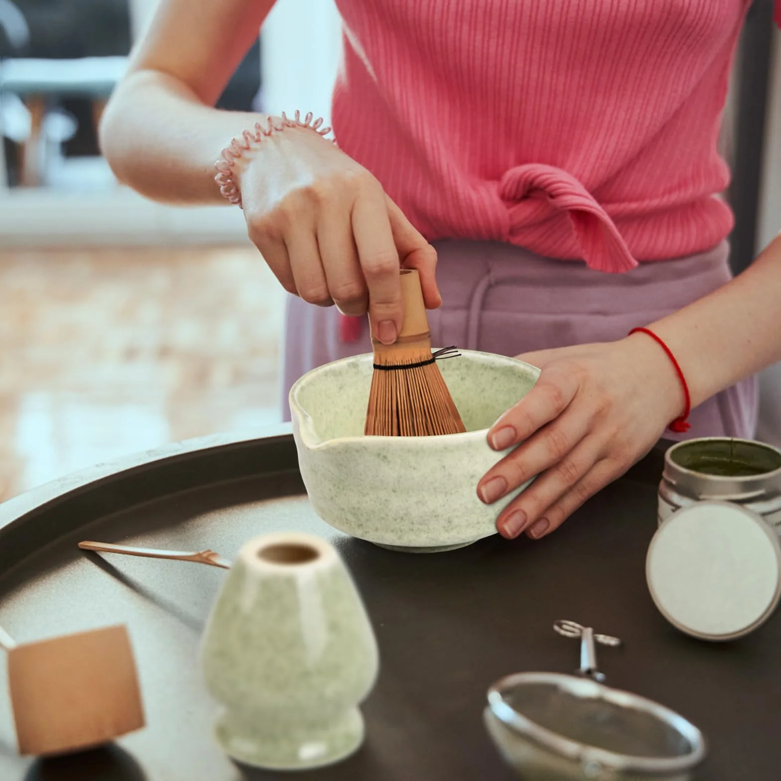 Matcha Kit 5 Pack Matcha Set Completo Batidor de Bambú Cuchara de Té Porta Chasen Cuenco de Matcha de Cerámica Utensilios te Matcha Kit Japones Accesorios Juego de té Matcha para Ceremonia (Rosa)