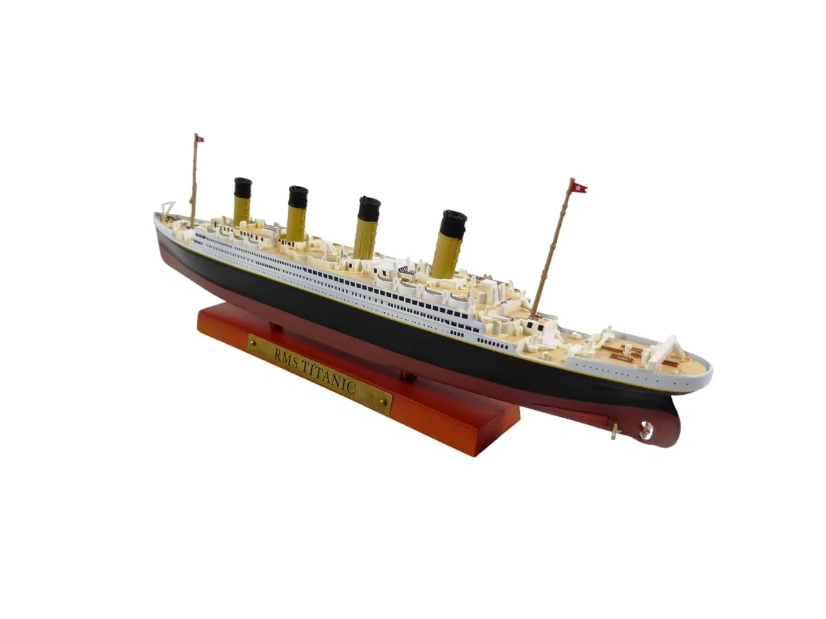 OPO 10 - Réplica en Miniatura Coleccionable del Famoso transatlántico RMS Titanic - Escala 1/1250 o 21,5 cms