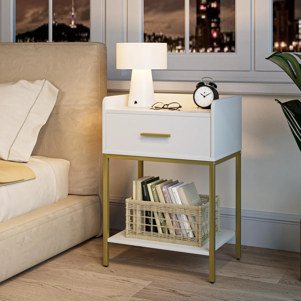 HEYZOEY Mesita de Noche Moderna de 3 Niveles con cajón de Almacenamiento y Estante, Mesa Auxiliar pequeña con Patas Doradas para Dormitorio, Sala de Estar, Color Blanco
