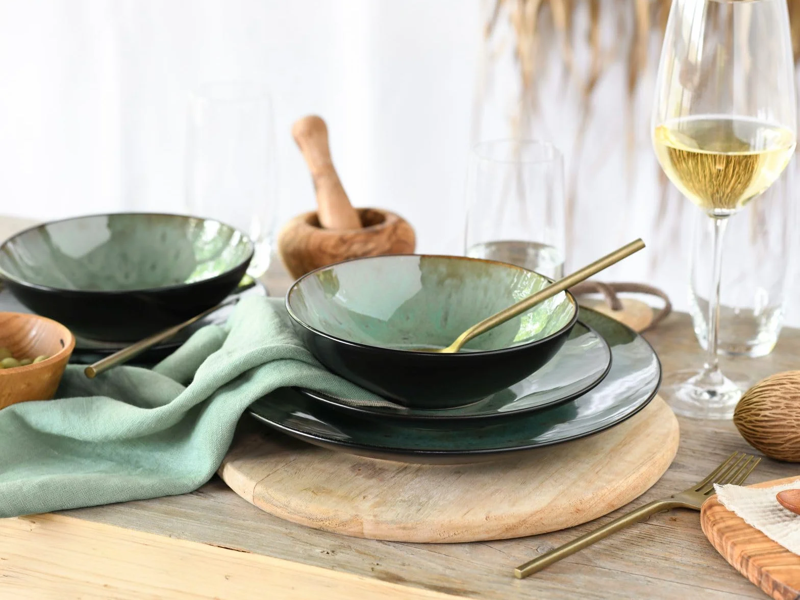 CreaTable, 23960, Serie Jawa, 12-teiliges Geschirrset, Teller Set aus Steinzeug, spülmaschinen- und mikrowellengeeignet, Qualitätsproduktion