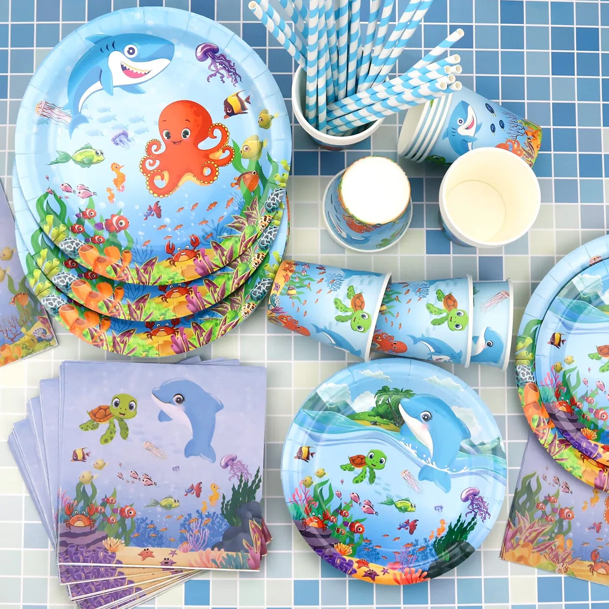 Suministros para fiestas temáticas bajo el mar - Vajilla para fiestas Ocean Sea - Platos llanos Postres Platos Vasos Servilletas Mantel Pajitas, sirve 40