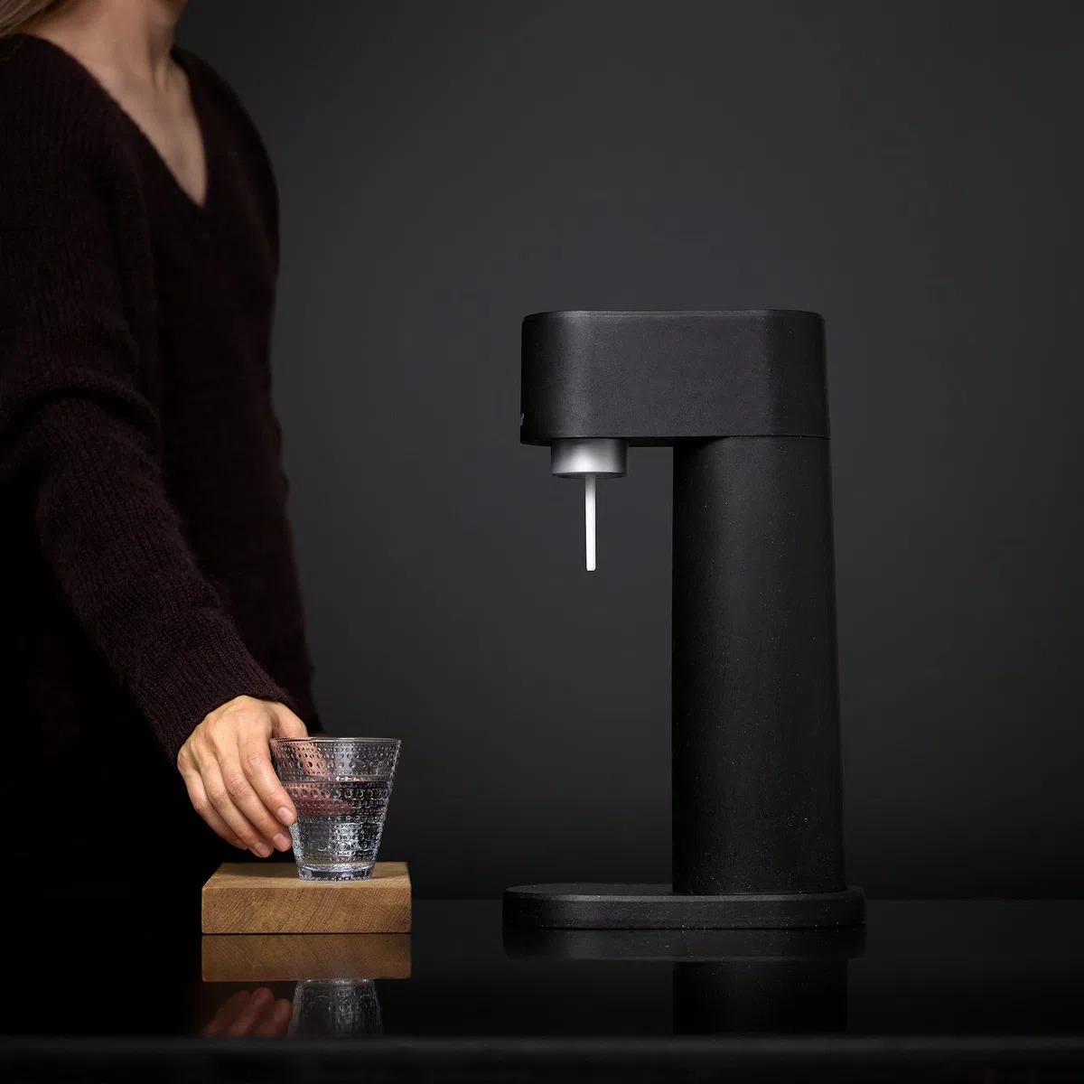 Mysoda Woody Black - Máquina de carbón vegetal, incluye botella de agua, negra (sin cilindro de CO2)