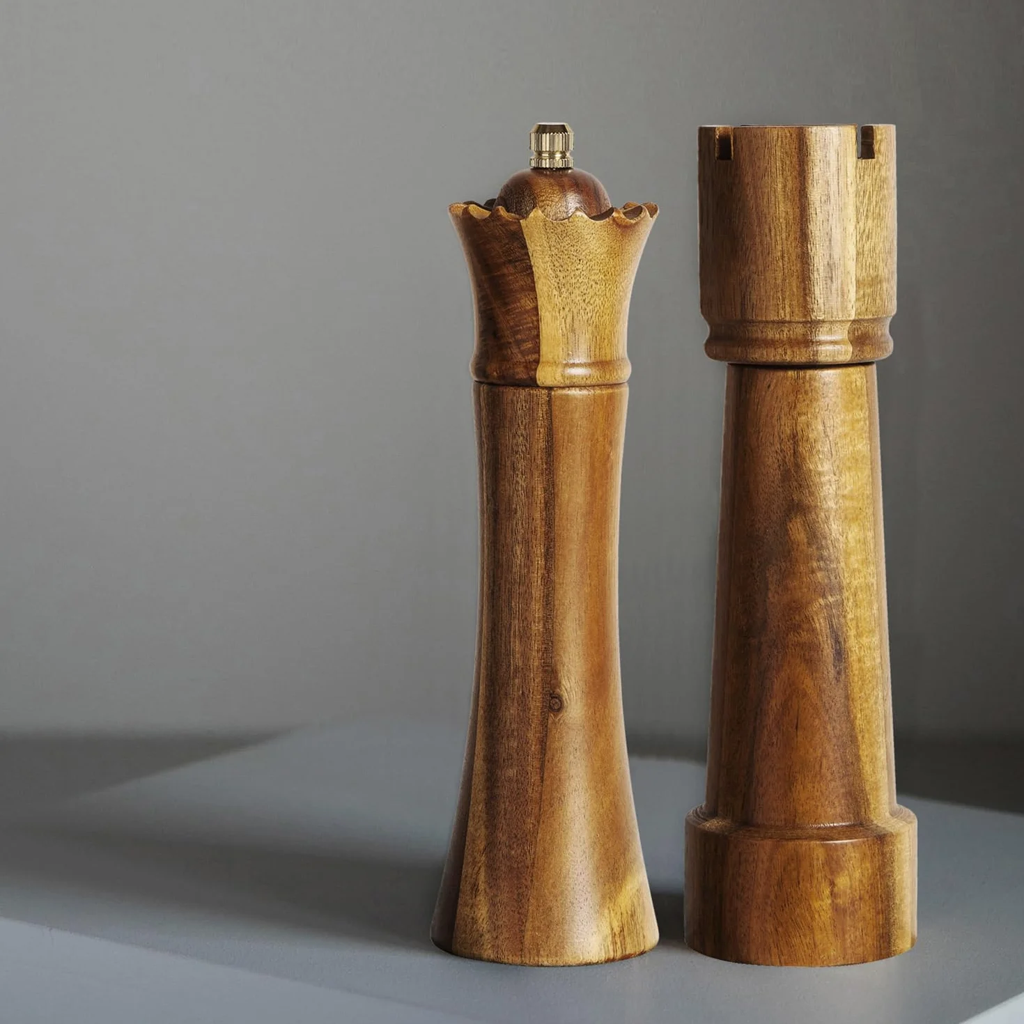 Molinillos de Sal y Pimienta con Diseño de Ajedrez en Madera - Juego de Molinillo de Sal y Pimienta Manual con Mecanismo de Cerámica, Tamaño Pequeño 20cm