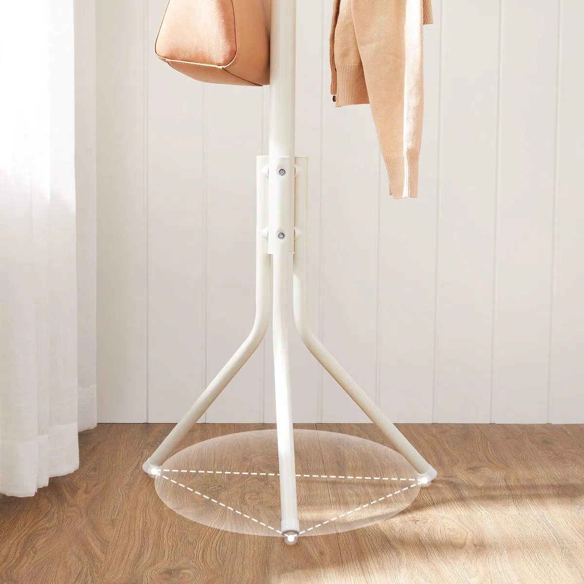 SONGMICS Perchero de Metal, Soporte de Ropa de Pie, Colgador de Bolsos Gorras Ropa, Altura de 182 cm, con 12 Ganchos, Blanco RCR19W