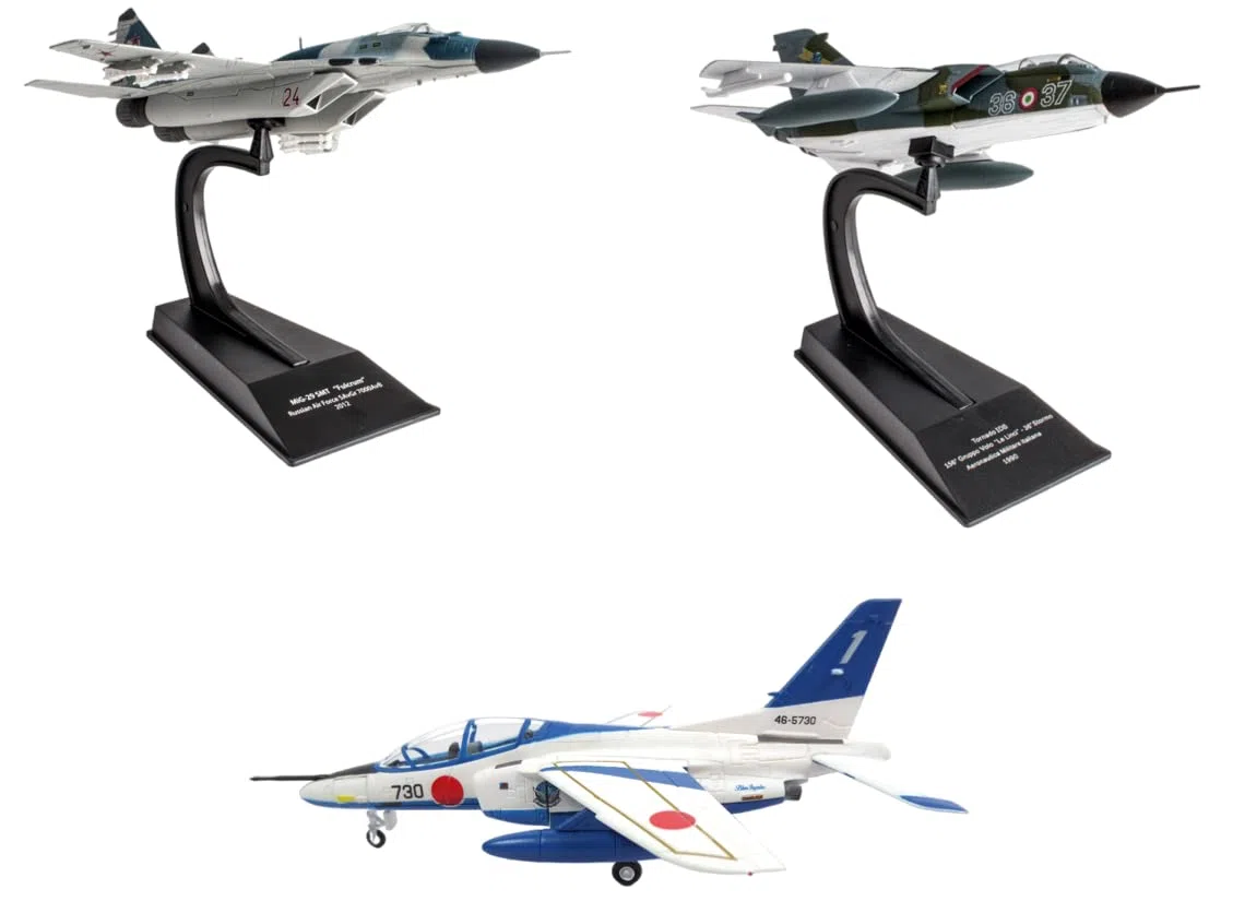 OPO 10 - Lote de 3 Aviones de Combate 1/100: Kawasaki T-4 Blue Impulse + MIG-29 SMT Fulcrum 2012 Russian Air Force + Tornado IDs 1990 Aeronautica Militare Italiana / SD4+CP02+03 / LSD56