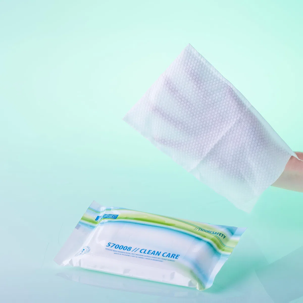 Nitras Clean Care - Manoplas húmedas desechables con aloe vera y manzanilla para cara, cuerpo, manos - 8 paños extra suaves y calentables de 23 x 14 cm (5)