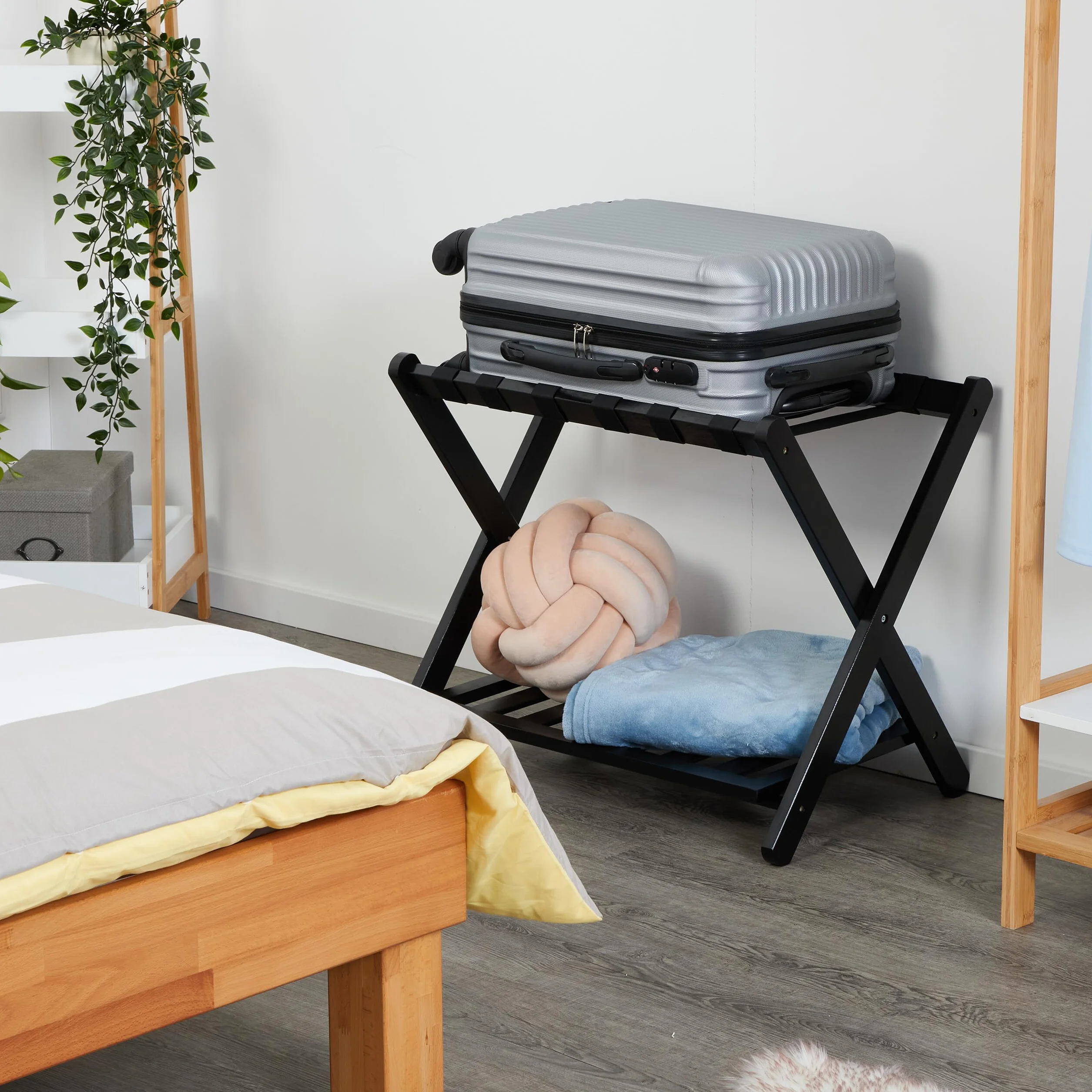Relaxdays Soporte para Maletas, Plegable, 56 x 68,5 x 41,5 cm, Portamaletas para Hotel con Balda, Reposamaletas, Negro